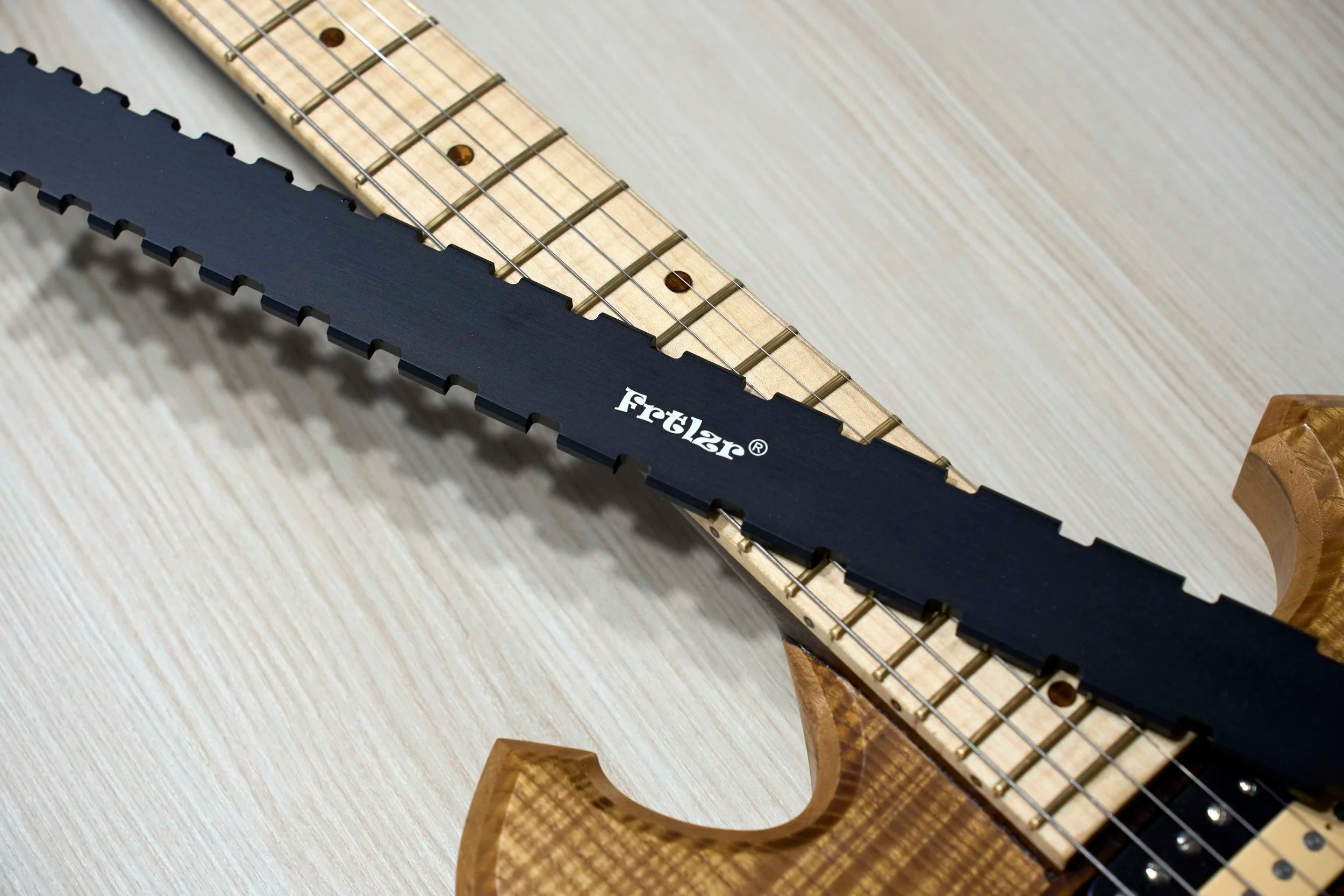 FRTLZR® BlackEdge Notched Straight Edge - Made in Germany.