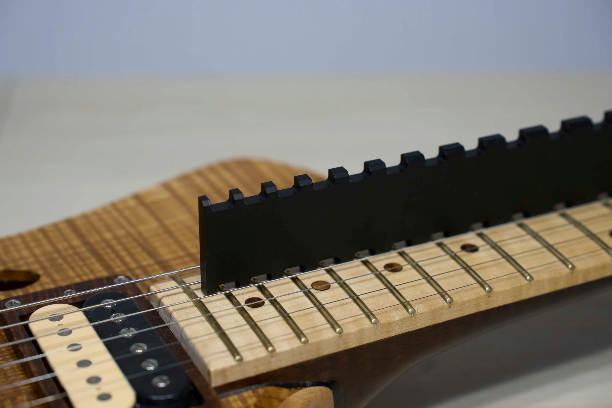 FRTLZR® BlackEdge Notched Straight Edge - Made in Germany.
