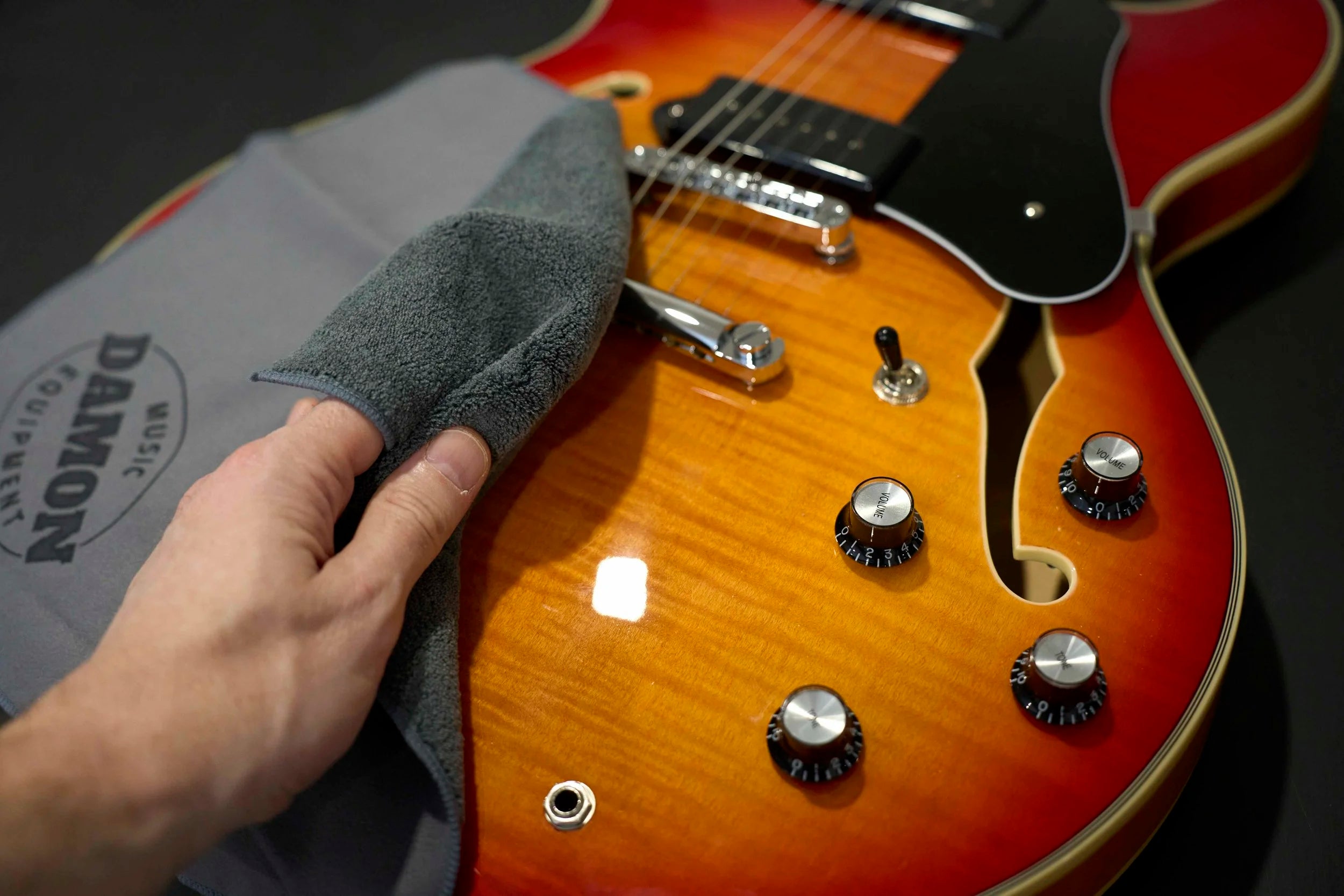 Damon Music Equipment Premium Touch Cloth.