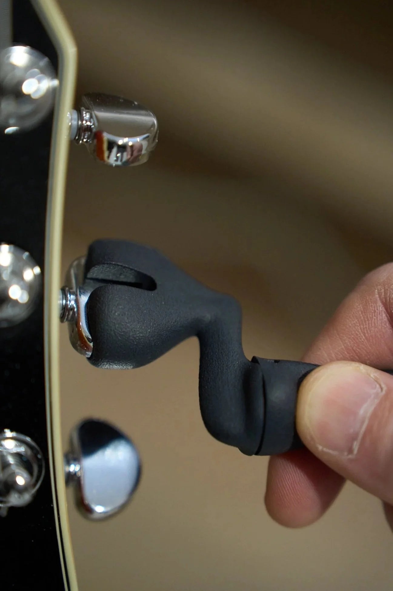 FRTLZR® StringWing Guitar String Winder - Made in Germany.
